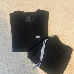 Figs Black Scrub Set